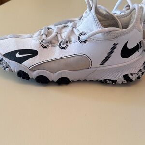 Nike Future Field Baseball Turf Cleats. Boys 3.5 Y